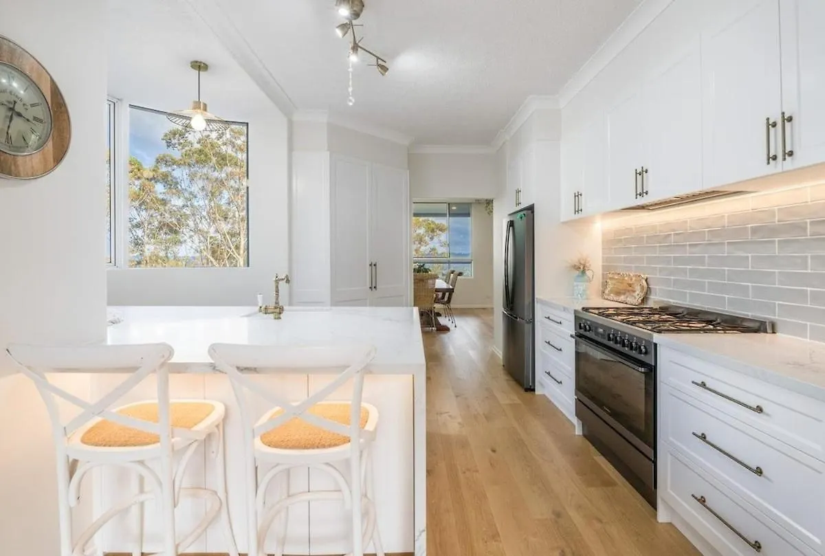 Apartment 6 Bedroom Oasis In Burleigh Heads Gold Coast